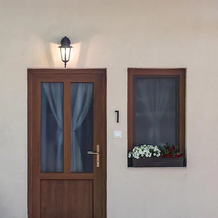 Diofa Vendeghaz شقة